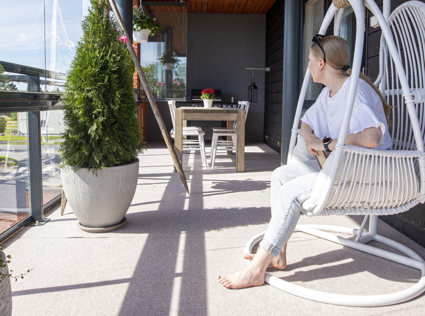 Termomatto ja muut parvekkaiden sisustustuotteet tekevät parvekkeesta entistä viihtyisämmän.